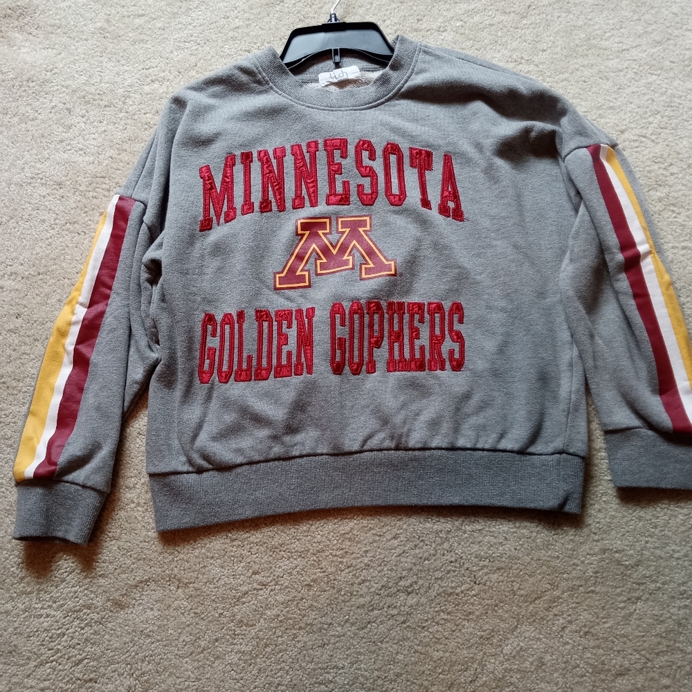 University of Minnesota sweatshirt size medium